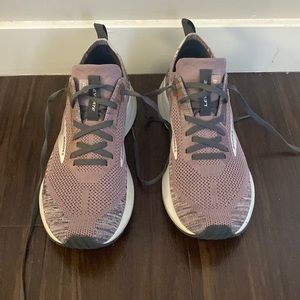 Brooks Levitate running shoe